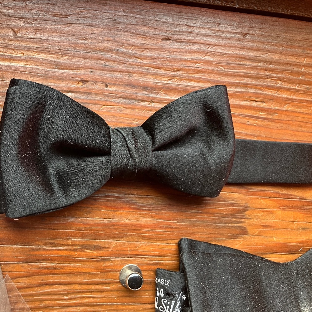 Pair of Vintage 100% Silk Satin BOW TIES Black Adjustable REGO & PATO USA - Picture 7 of 8